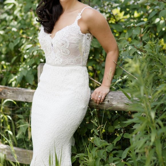 Wedding Dress - low back, spaghetti strap dress - Picture 4 of 16